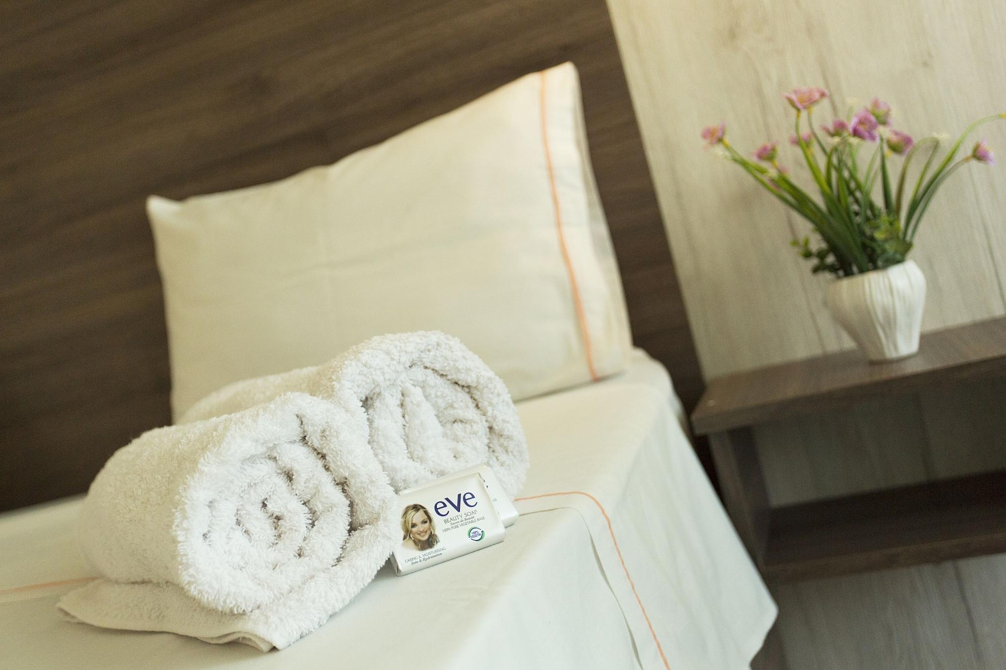 Ons Motel & Guest House Mahébourg Екстериор снимка
