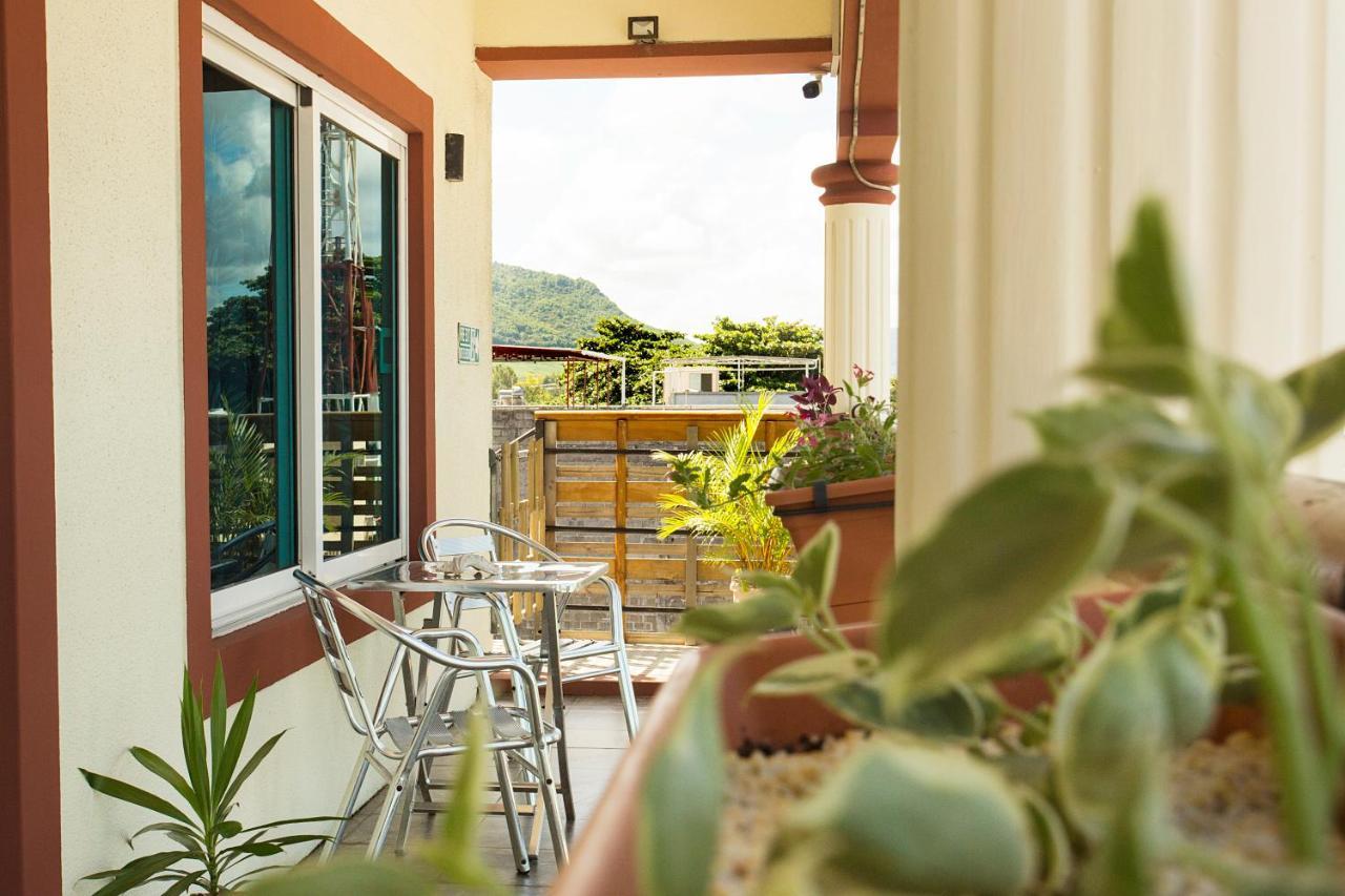 Ons Motel & Guest House Mahébourg Екстериор снимка