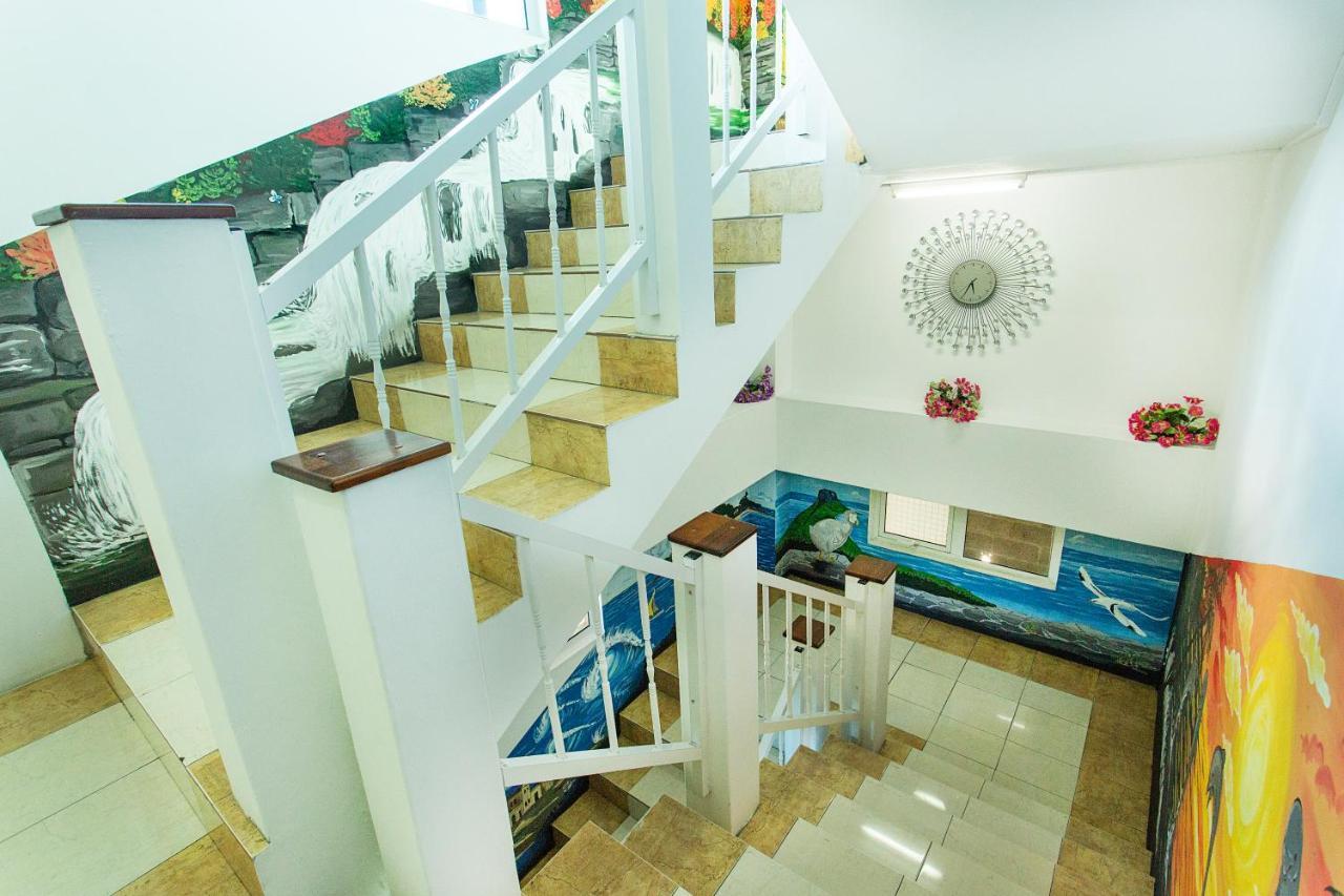 Ons Motel & Guest House Mahébourg Екстериор снимка